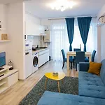 Elegance Summerland Apartament